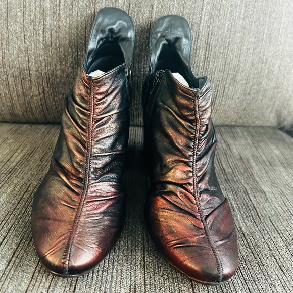 Papucei Shoes - Papucei Ladies Size 40 Distressed Leather Ankle Boot